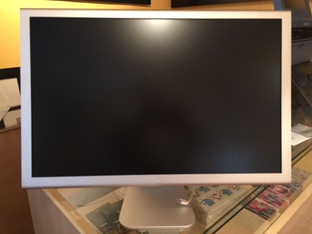Vendo Mac Pro, pantalla, teclado y raton 2
