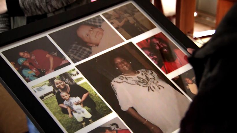 Estudiantes restauran fotografías arruinadas por el huracán Harvey 8