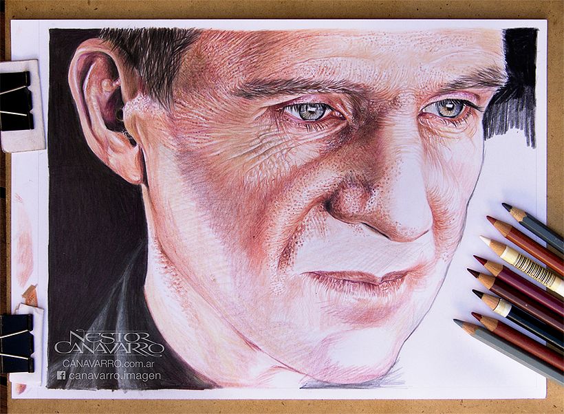 Ralph Fiennes en Lápices de Colores 8