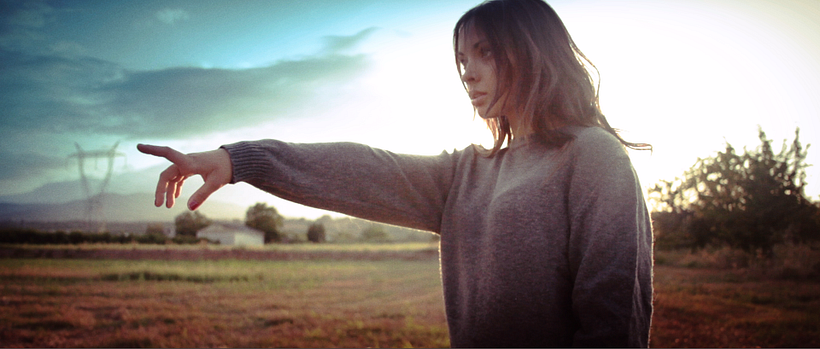 PODERES EXTRAÑOS  1 / 3 2