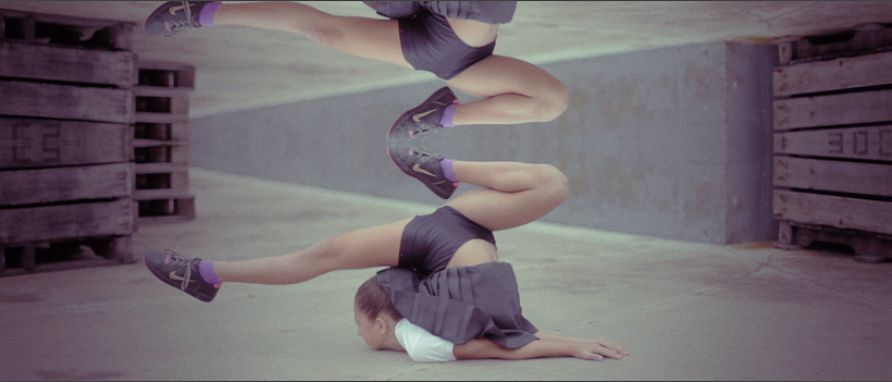 PODERES EXTRAÑOS  1 / 3 4