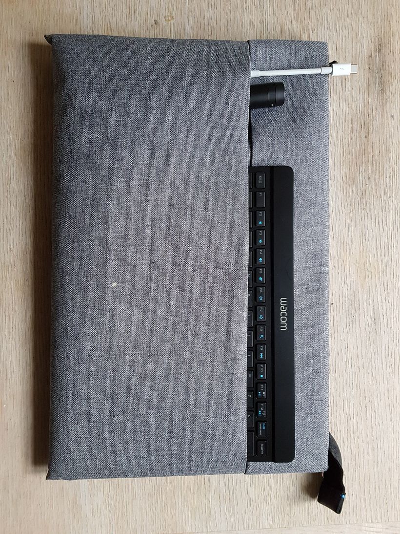 Vendo WACOM MobileStudio Pro 13" con 1 año de garantia 2
