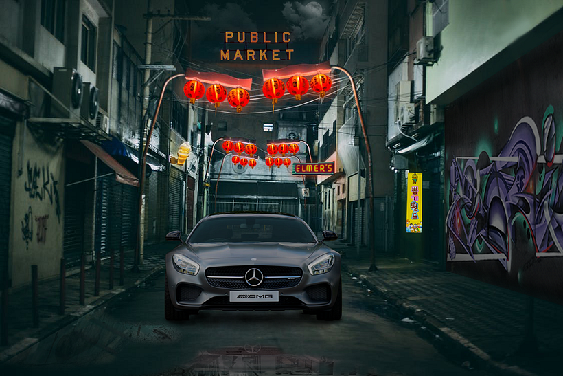 Mercedes AMG en calle nocturna urbana - Fotografía