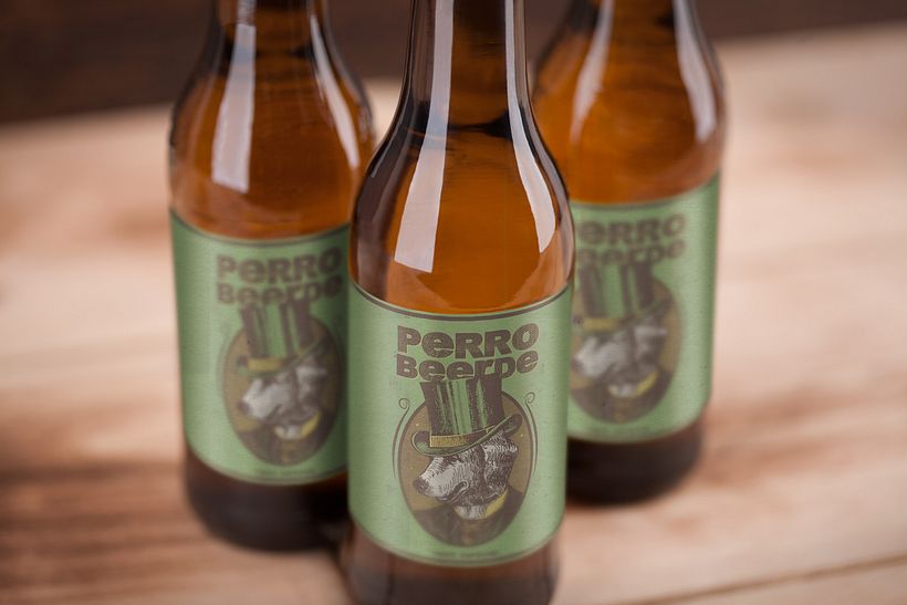 Etiqueta para la marca ficticia de cerveza "Perro Beerde".  5