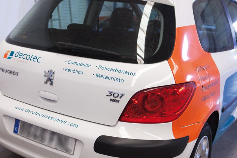 Diseño de logotipo Decotec Investment 4