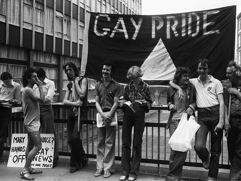 El triángulo rosa es uno de los símbolos LGBTQIA+.