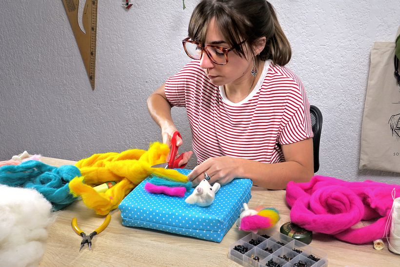 Caro Indy crea personajes maravillosos con lana y aguja 3