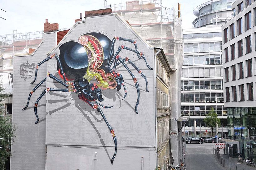La anatomía toma las calles de la mano del artista urbano Nychos 9