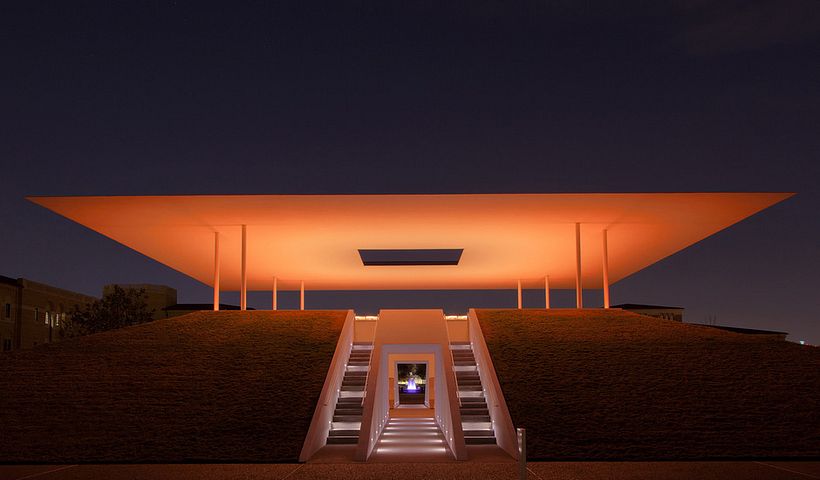 James Turrell: el mago de la luz, los colores y los espacios infinitos 13