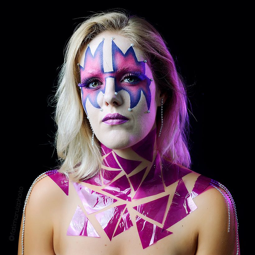 Una misma modelo transformada en varios personajes a través del maquillaje 3