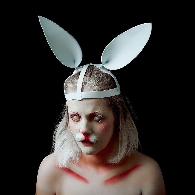 Una misma modelo transformada en varios personajes a través del maquillaje 7