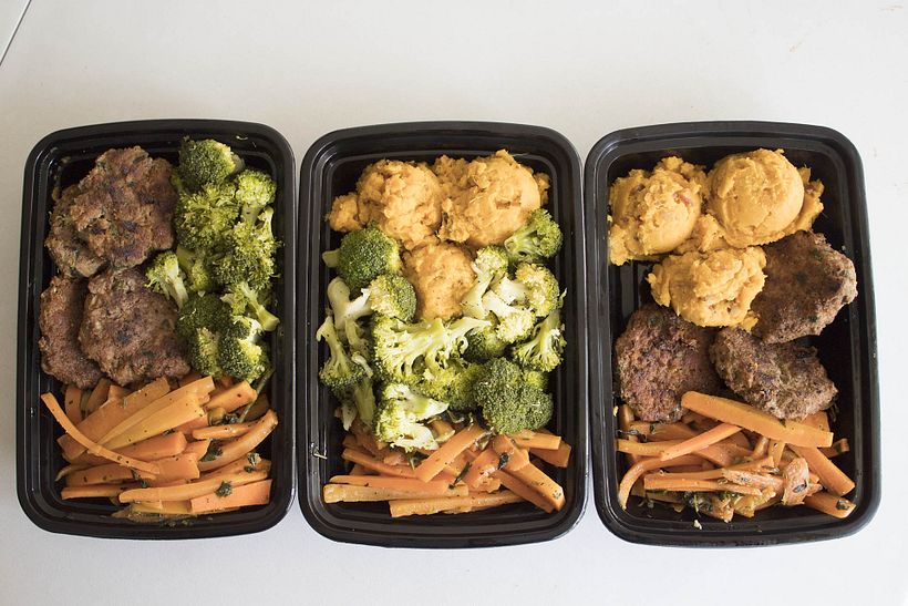 Tipografía y Branding: logo The Meal Boss  9