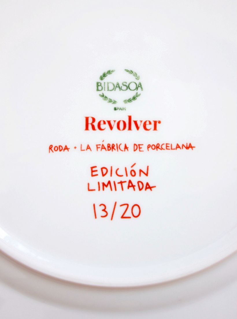 REVOLVER 3