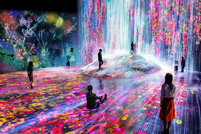 Las fronteras entre arte y visitante se desdibujan en 'Borderless' 1