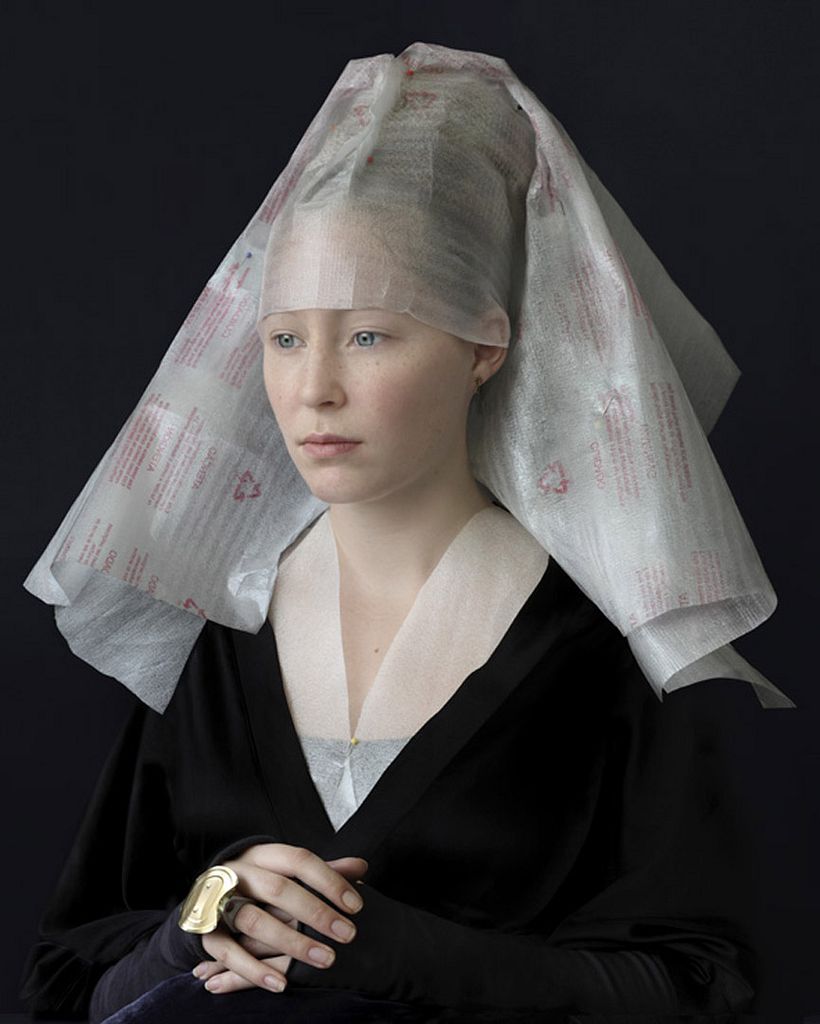 Trajes del siglo XV con materiales reciclados 4
