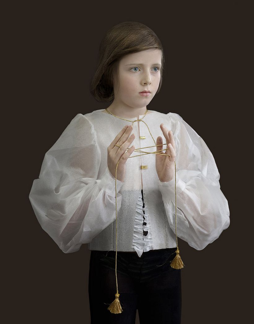 Trajes del siglo XV con materiales reciclados 11