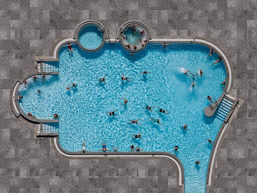 La belleza de la fotografía de piscinas a vista de pájaro 5