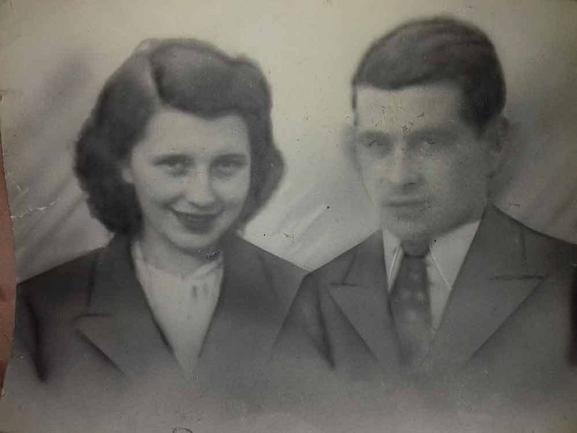 Retrato a partir de una foto antigua con lápiz de grafito 1