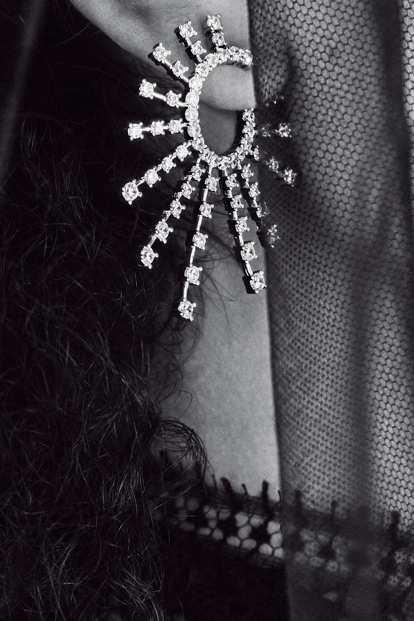 Mirada velada en blanco y negro - Fotografía de moda