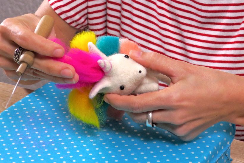 Practica needle felting con estos patrones de Caro Indy 5