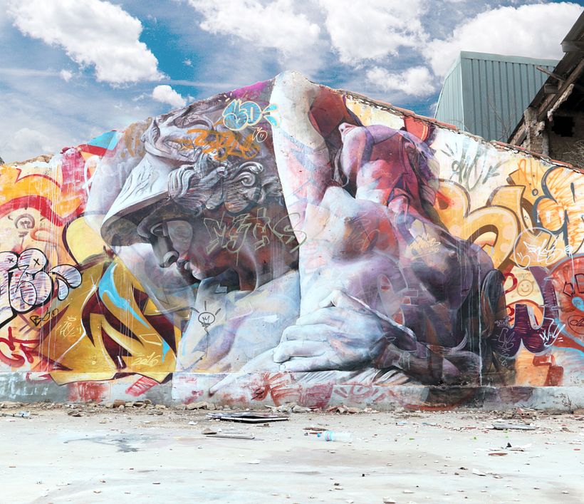 PichiAvo envuelven en grafiti la escultura clásica 5