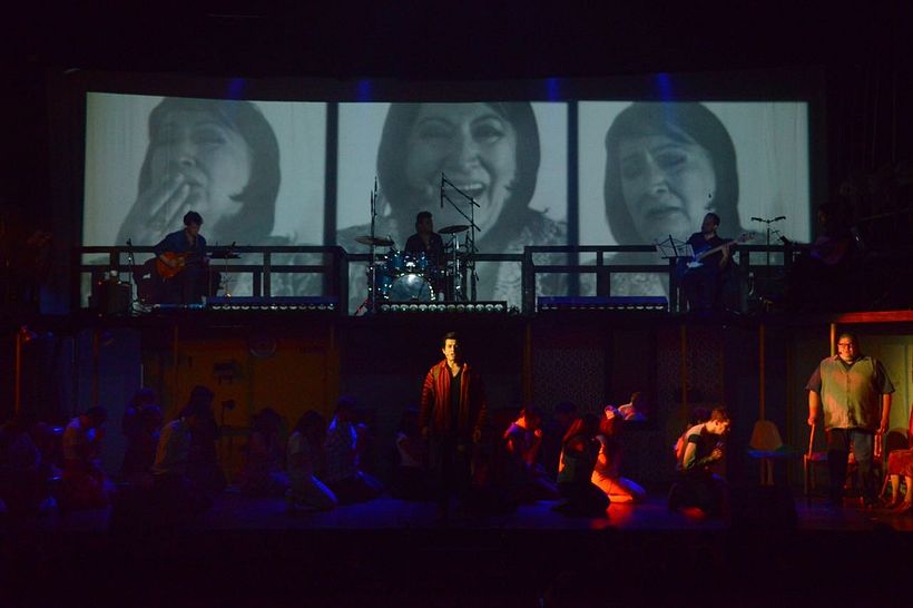 Dirección de arte y escenografía de musical "DEL CAOS AL CIELO" 10