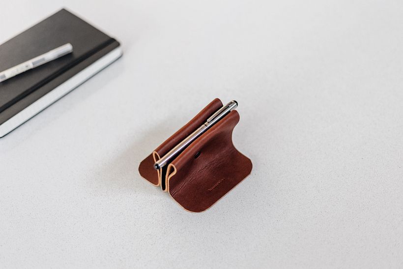 Support en cuir sans couture 8