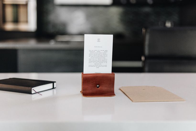 Support en cuir sans couture 16