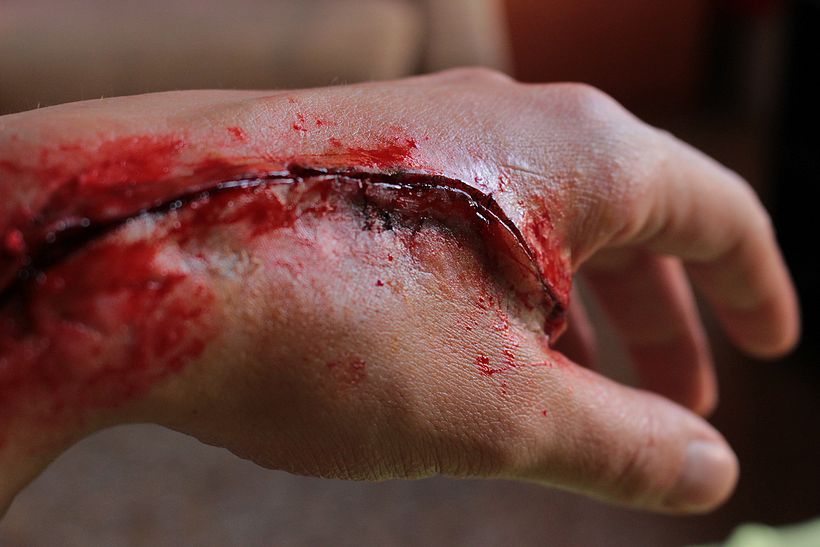 FX and MakeUp,  "Cut in the hand" -1