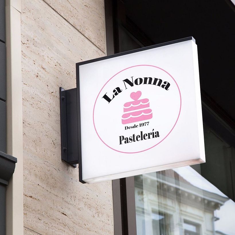 Diseño de logotipo y carta de productos para pastelería La Nonna en Madrid . . -1