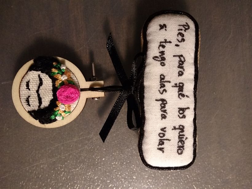 Frida en un broche -1
