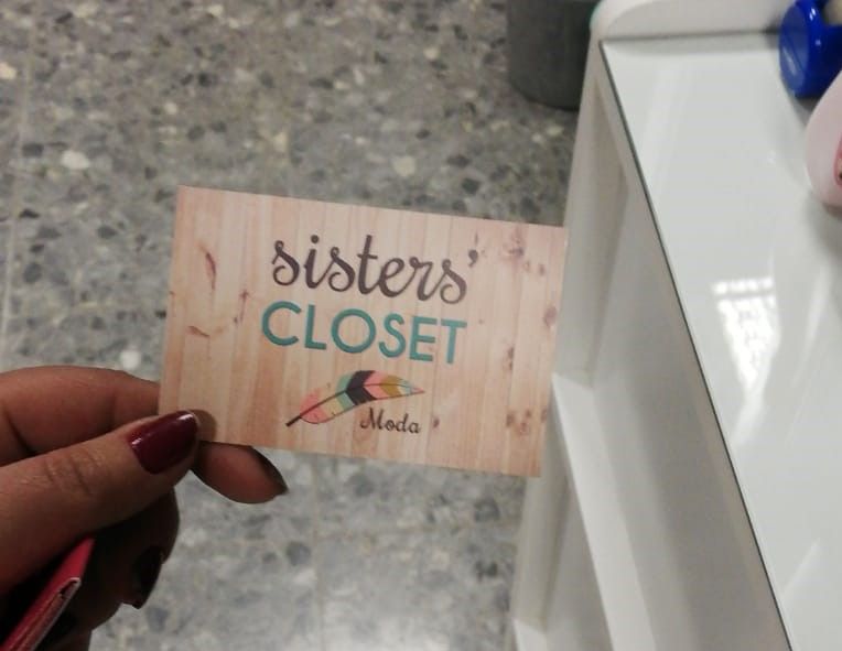 Mi Proyecto del curso: Arte final: Sisters' Closet Moda - Grafik Tasarım