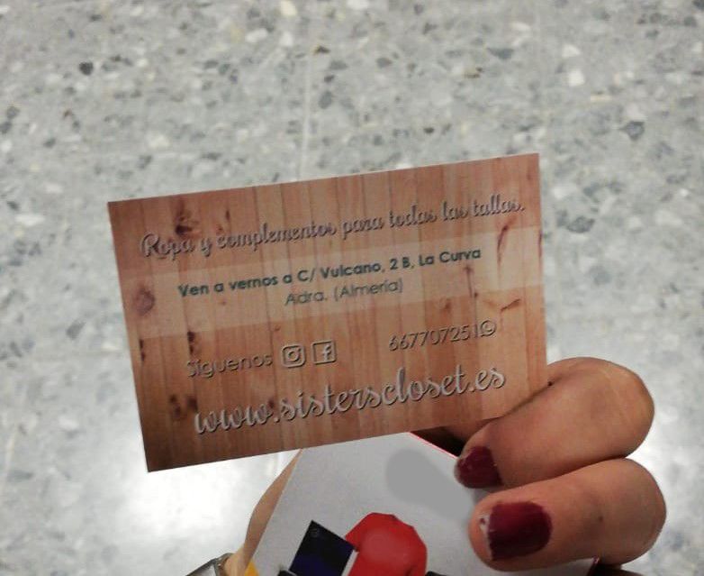 Mi Proyecto del curso: Arte final: Sisters' Closet Moda - Grafik Tasarım