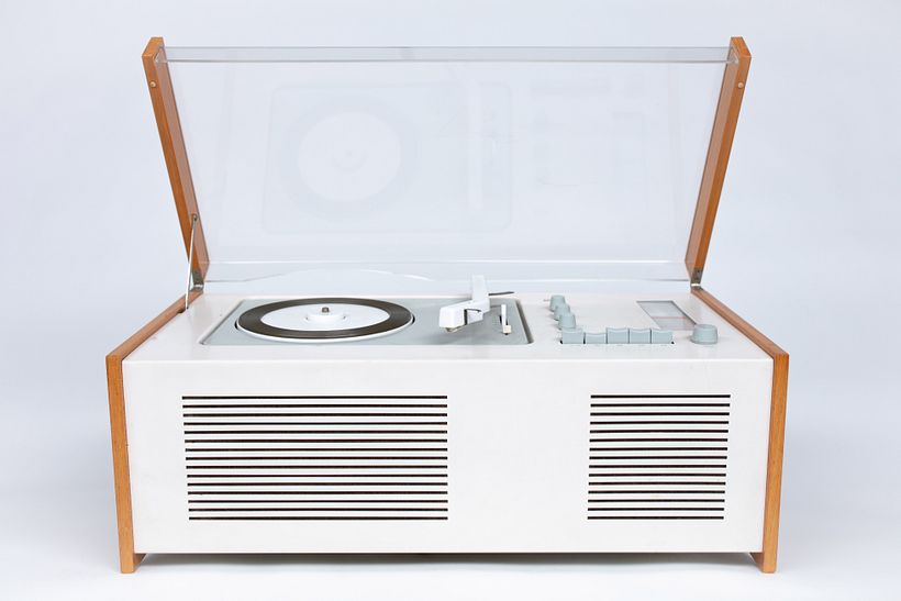 Tocadiscos diseñado por Rams y Gugelot