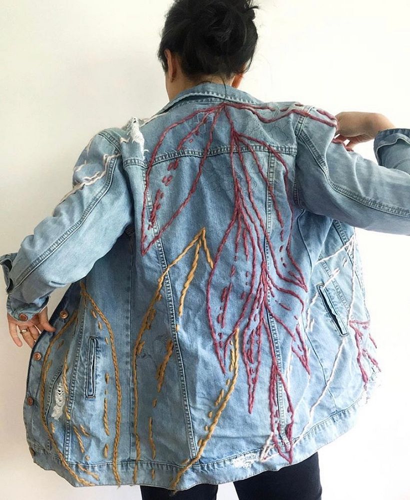 Bordado lineal usando lana, colaboracionismos especial para la marca italiana DHG Shop