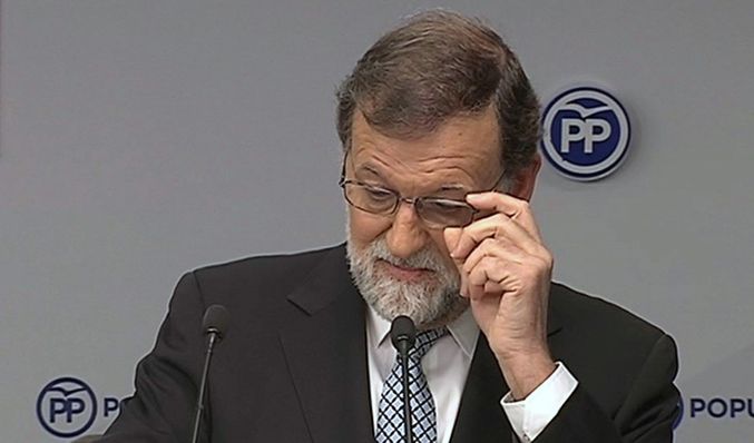 Foto final de Rajoy tomada de internet que se empleó para el pentágono central del balón.