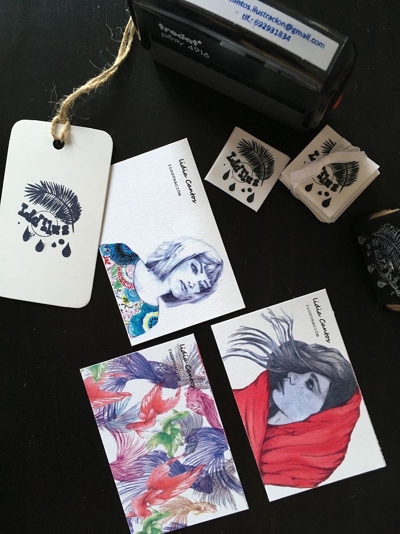 Hice tarjetas de distintas ilustraciones y varios tipos de sellos.