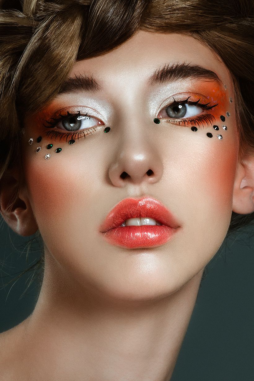 Modelo: Mencia ALvarez Maquillaje: Nuria Riobo Estilismo: Rafael J Cameselle Fotografía y edición: Rebeca Saray con Pentax645