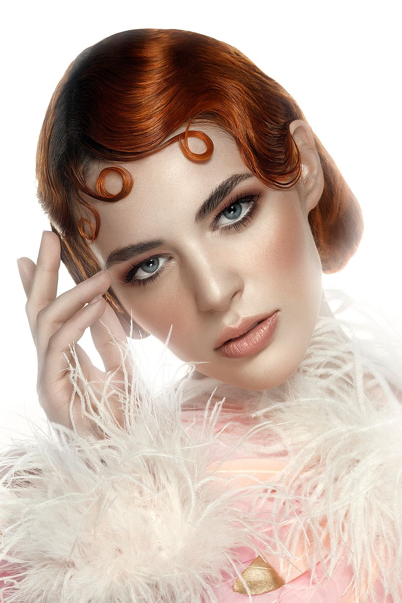 Modelo: Sara Vela  Maquillaje y Peluquería: Raquel y Kati Estilismo: Carmen Bena Asistente: Luis Palen