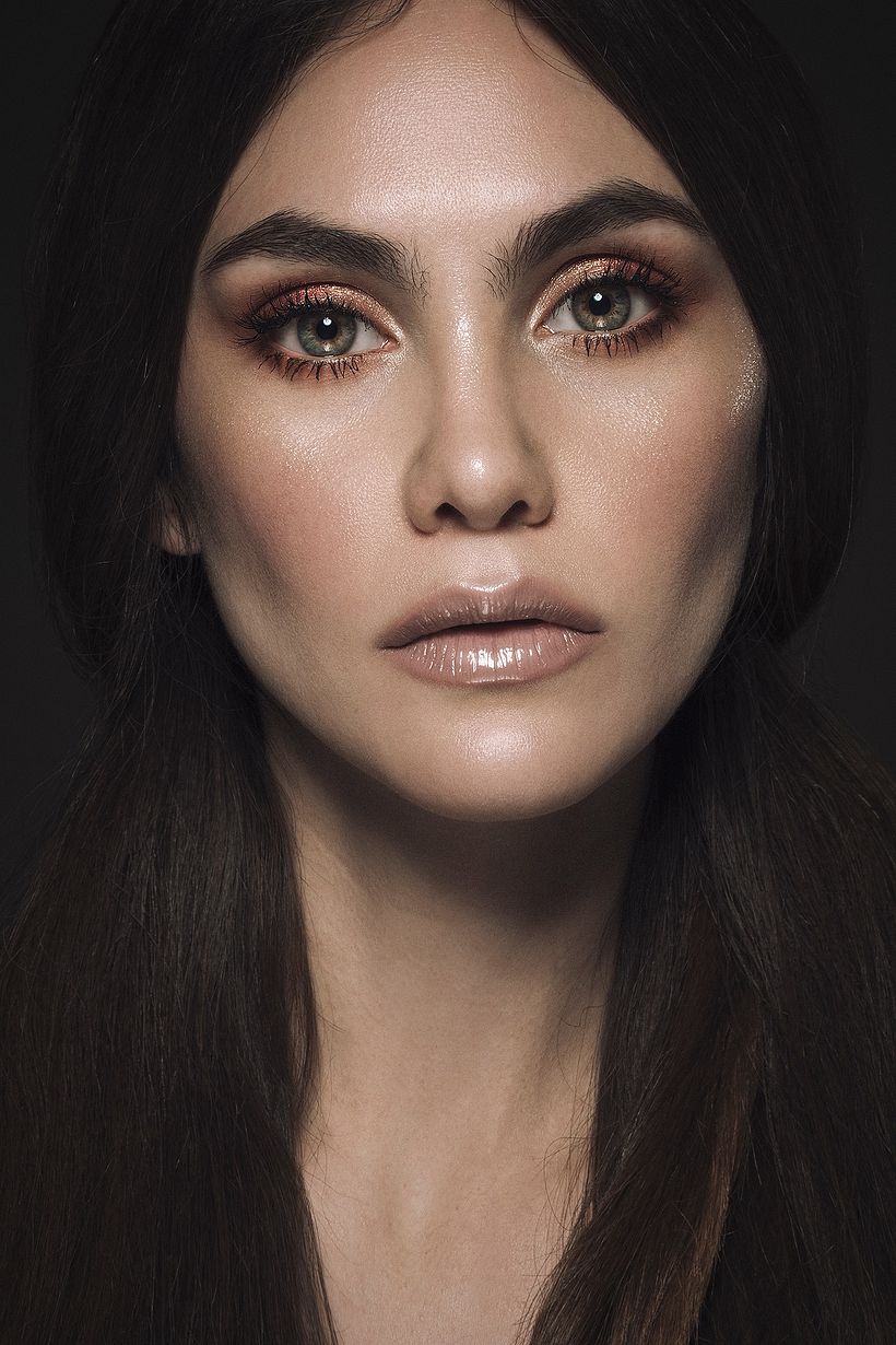 Modelos: Natali Bastidas  Maquillaje: Adrian Rubalcava Gracia  Estilismo: Daniel Orozco  Asist: Juventino 