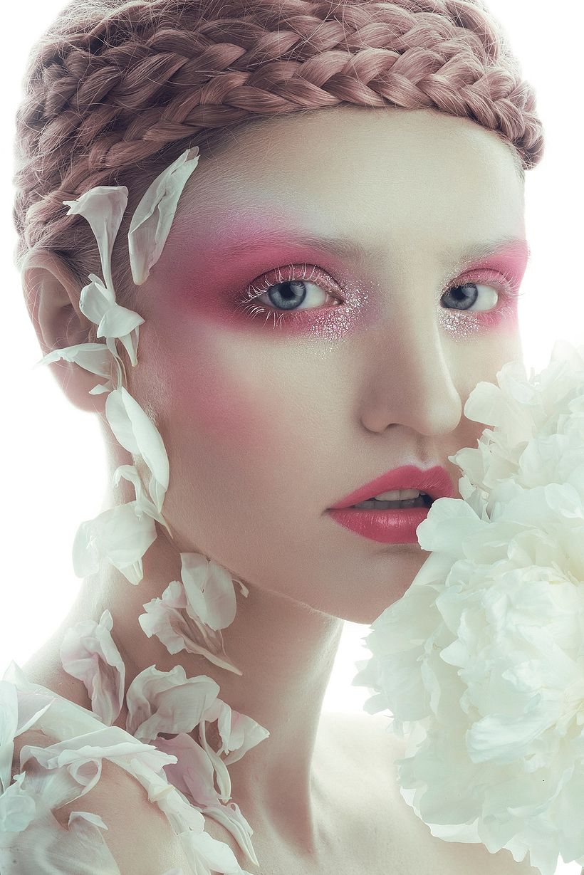 Modelo: Yuliya Bzoviy Maquillaje: Rosa López  Peluquería: Iris Tortajada 
