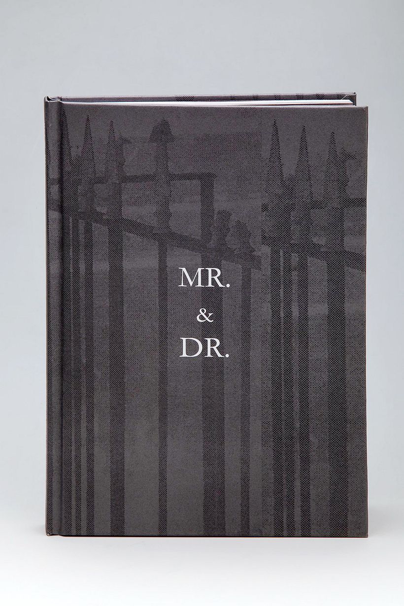 Libro "Mr. & Dr." 10