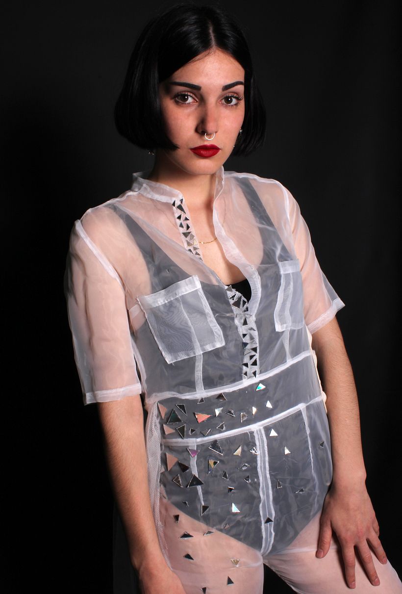 Fotografía + Edición: Lide Madariaga / Modelo: Elena Gil / Diseño: Valentin Carvallo