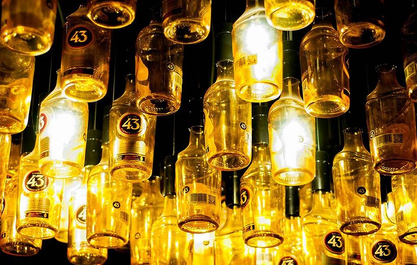 DESARROLLO LÁMPARA LICOR 43_IT´S SINGULAR_IDE INDUSTRIAS 2