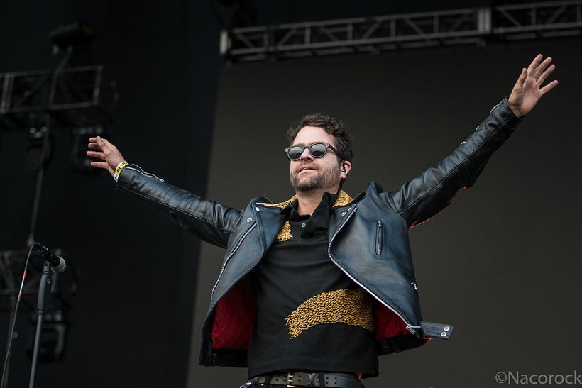 Bengala / Album artwork for the band Bengala's Labyrinth and costume design for their 2019-2020 tour. 5