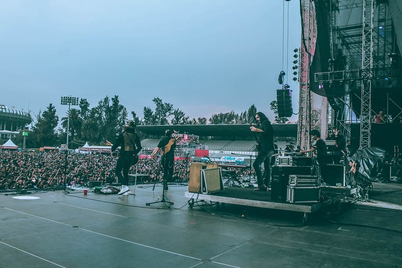 Bengala / Album artwork for the band Bengala's Labyrinth and costume design for their 2019-2020 tour. 11