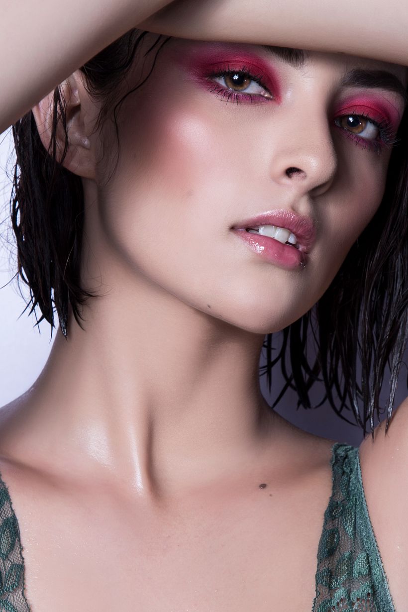 :: MISS LOVE GIRL :: - Studio Photography