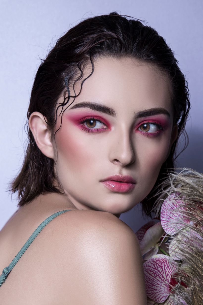 :: MISS LOVE GIRL :: - Studio Photography