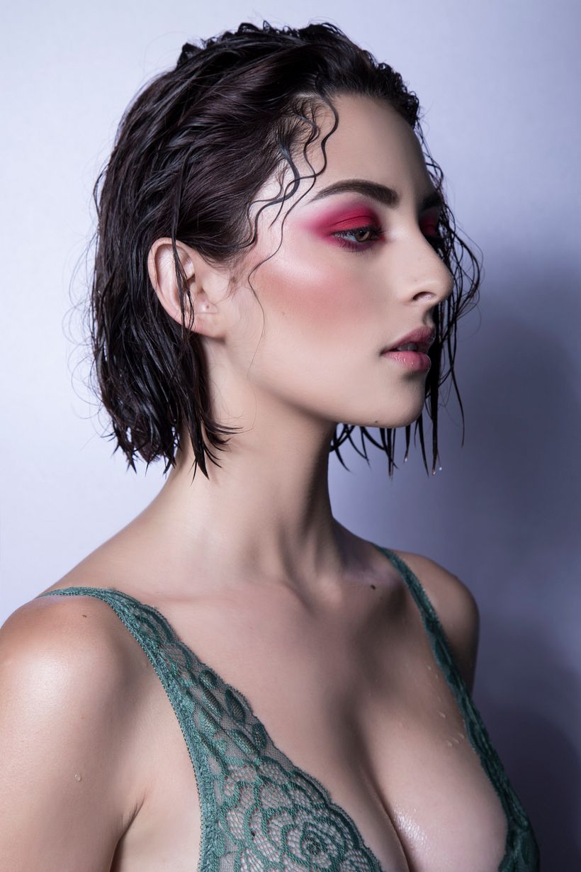 :: MISS LOVE GIRL :: - Studio Photography