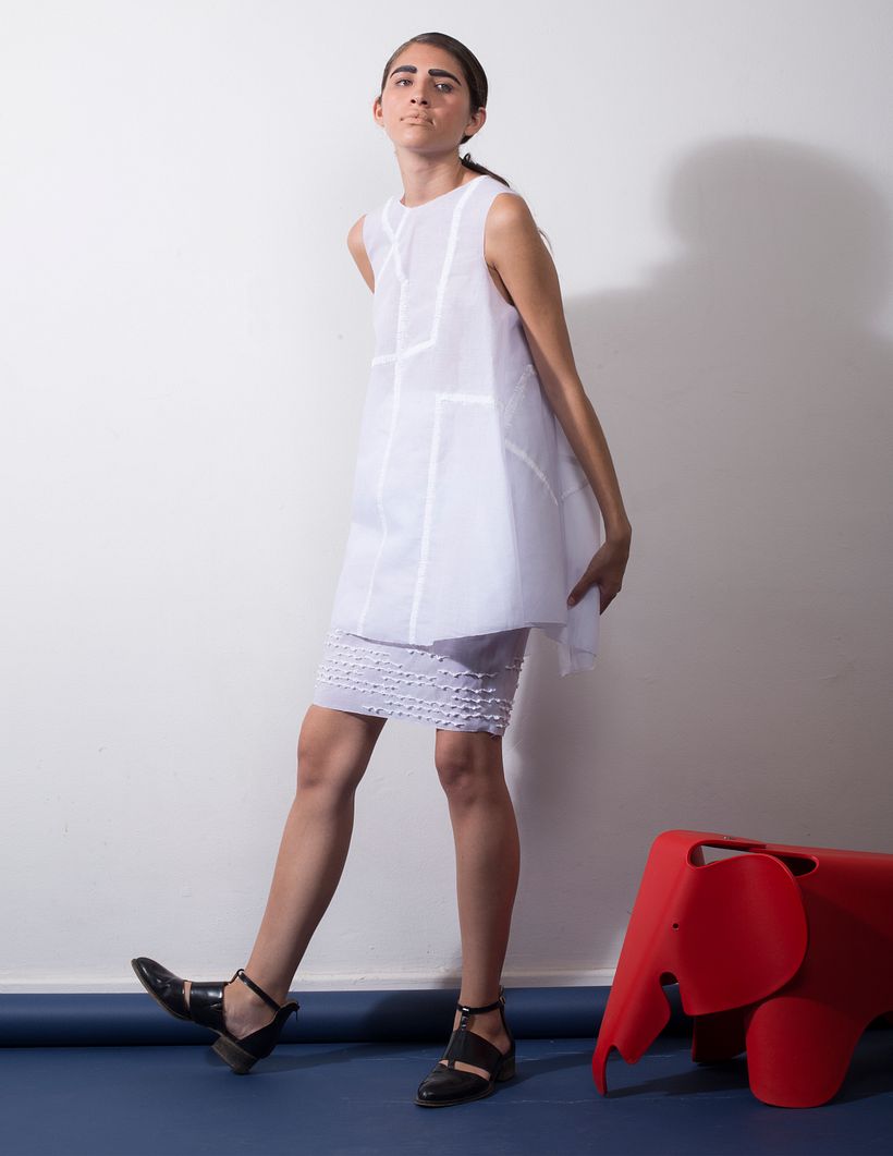 Vería /2014/ Proyecto que hice en la universidad CENTRO con el que me inicié en el bordado a mano. Se presentó en el Premiere Vision de São Paulo y su versión en organdí blanco en la CDMX en el museo Franz mayer dentro del festival ASVOF.  4